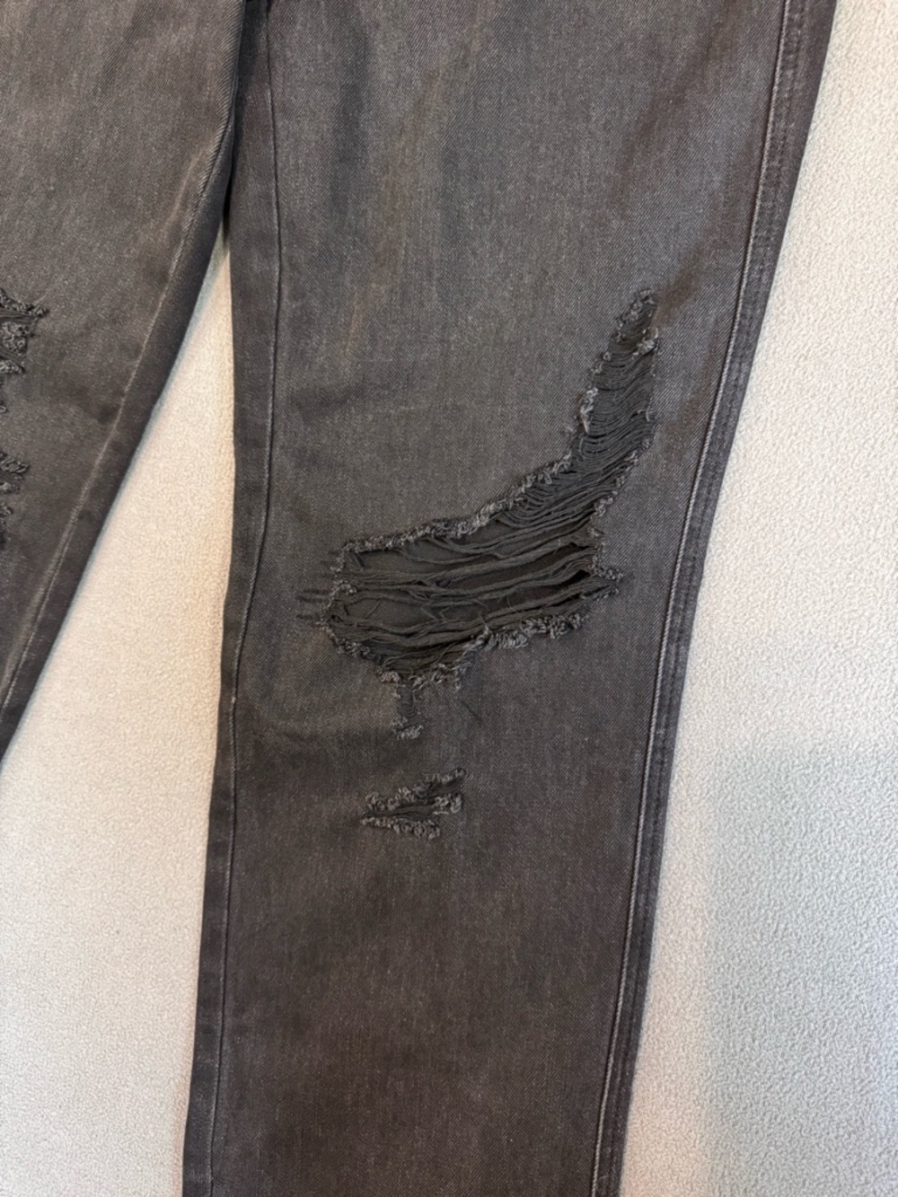 Judy Blue Charcoal Black Denim Distressed 90’s Straight Jeans, size 29 - Picture 7 of 16